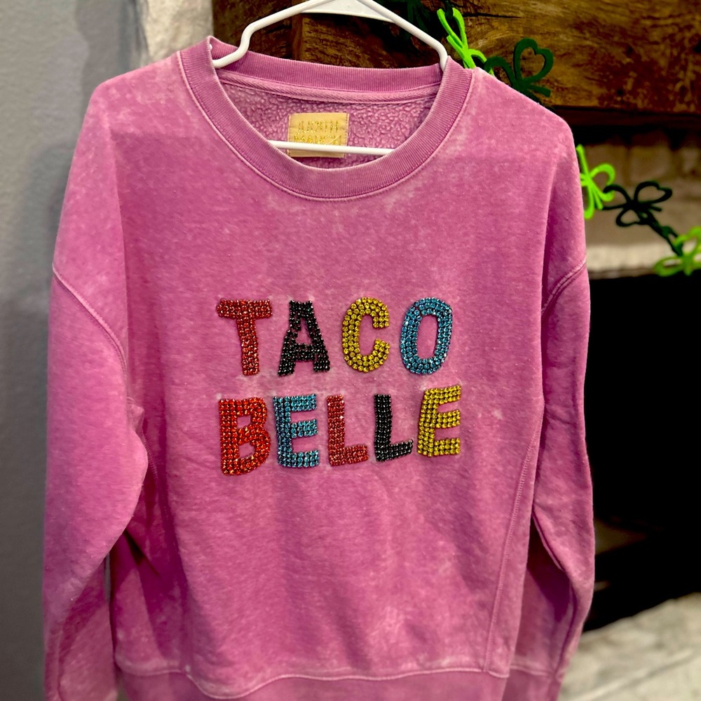 Judith March Taco Belle, M oversized sweatshirt. Bought preloved. Smoke free